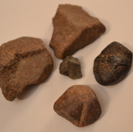 images of staurolite crystal fragments showing the right angles and partial cross shapes